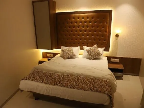 best day hotels in manas residency navi-mumbai