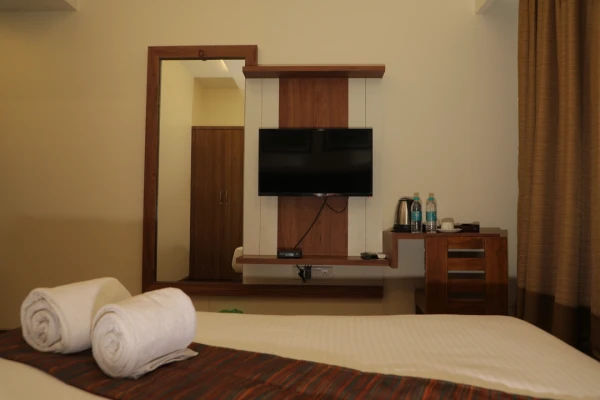 luxury hotels in sky suites by monarch navi-mumbai