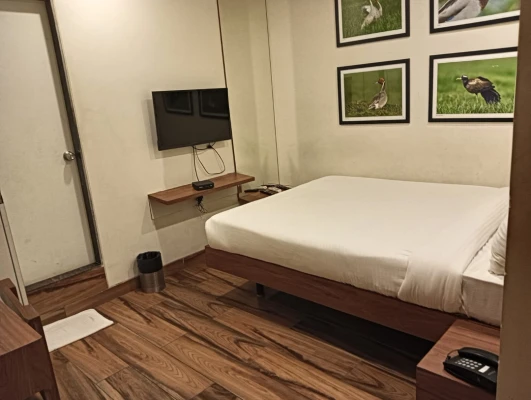 hotel room booking in sanpada, navi mumbai - sky suites by monarch