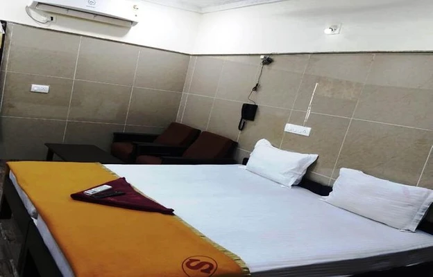 cheap hotels in hotel lakeveiw residency tada nellore