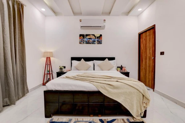 hotel with swimming pool in sector 150, noida - alaya stays 3-bhk pet friendly saroja farmhouse
