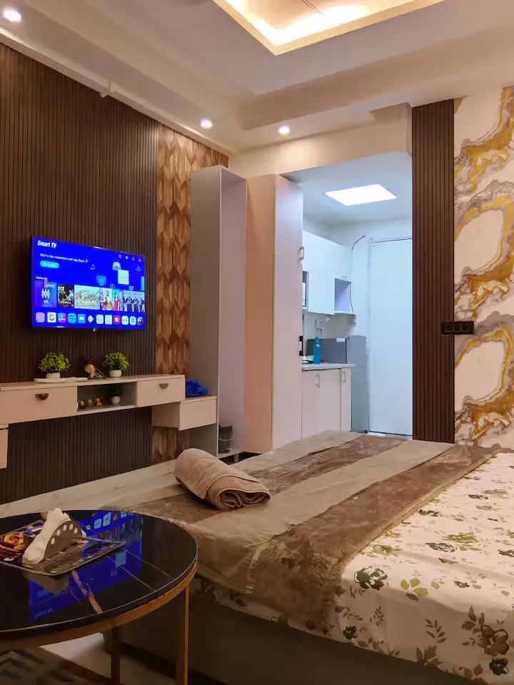 homestay in greater noida, noida for a week - corporate stay gaur city centre