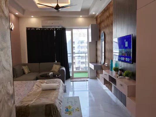 five star hotels in corporate stay gaur city centre noida