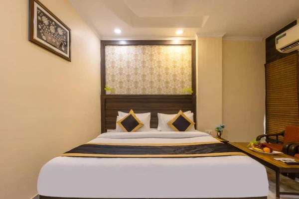 hotel with free parking in sector 11, noida - dharam villa
