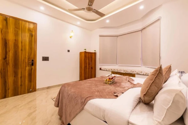 hotel in sector 135, noida for couples - elivaas vedaaz 4 bhk farmhouse with pvt pool