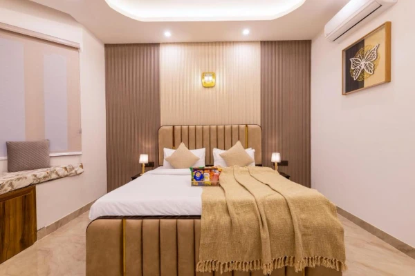 hotel with party hall in sector 135, noida - elivaas vedaaz 4 bhk farmhouse with pvt pool