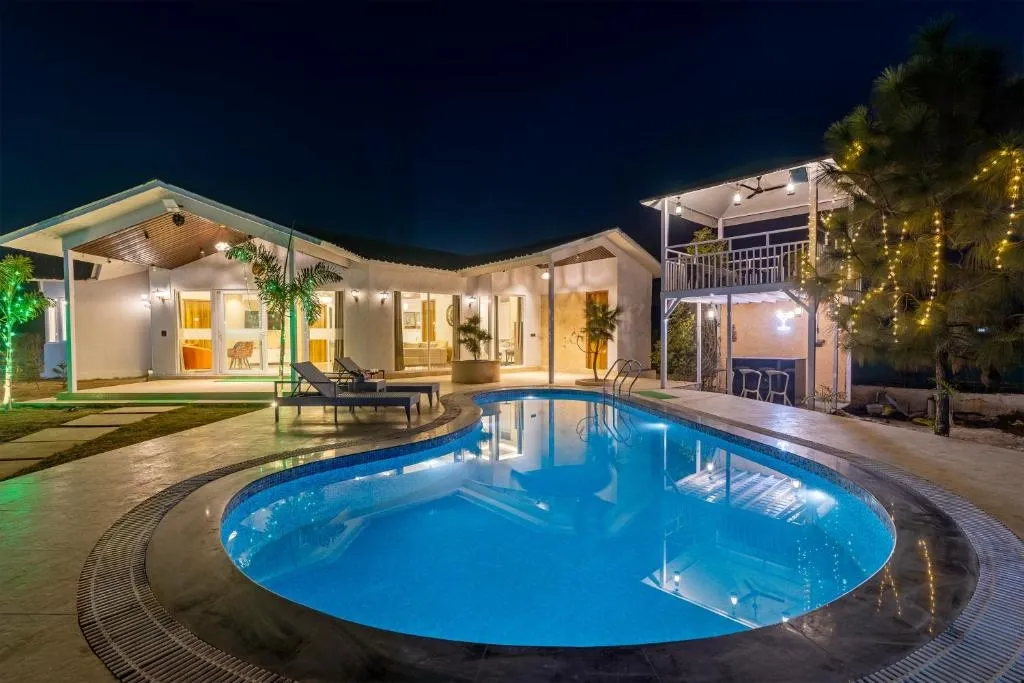 jacuzzi hotel in sector 135, noida - elivaas vedaaz 4 bhk farmhouse with pvt pool