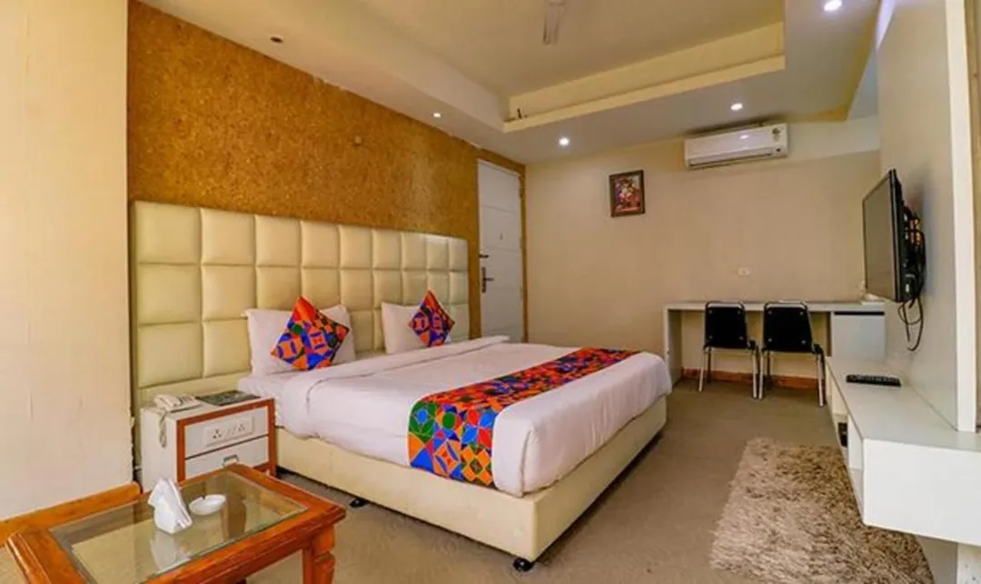best 3 star hotels in gaba suites and banquet noida