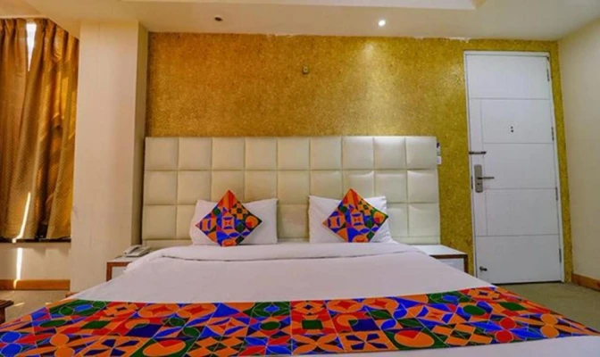 best cheap hotels in gaba suites and banquet noida