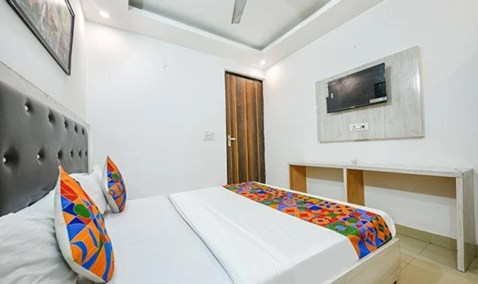 best hotels for couple in glorify hotel noida