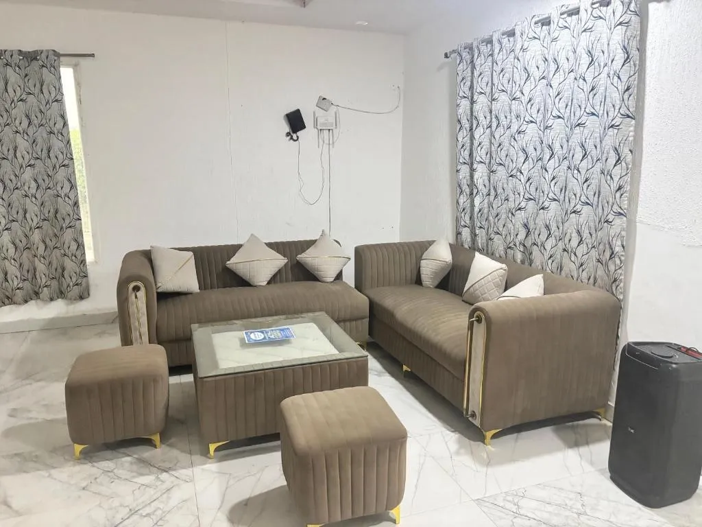 hotel with bar in sector 150, noida - gobravo 48 2bhk farm with pool and garden