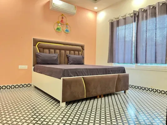 hotel room booking in sector 150, noida - gobravo 71 2bhk farm with pool and garden