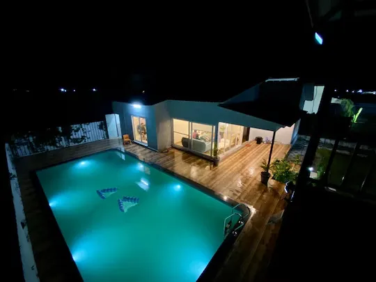 hotel room booking in sector 150, noida - gobravo 71 2bhk farm with pool and garden