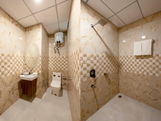 honeymoon hotels in honeyveils palace noida