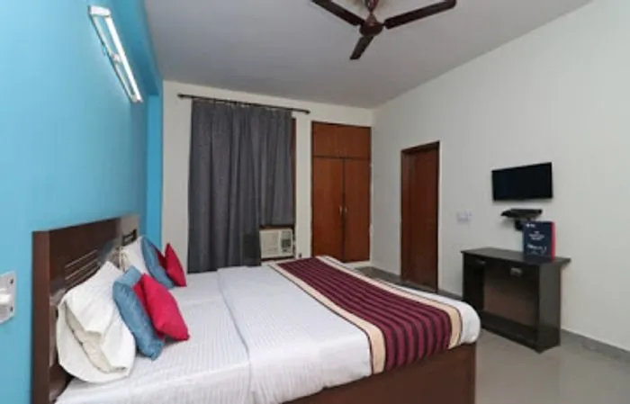 early check in hotels in hotel akash palace noida