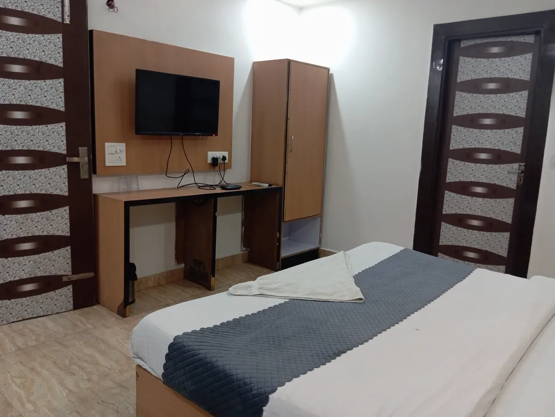 hotel with bar in sector 11, noida - hotel future inn