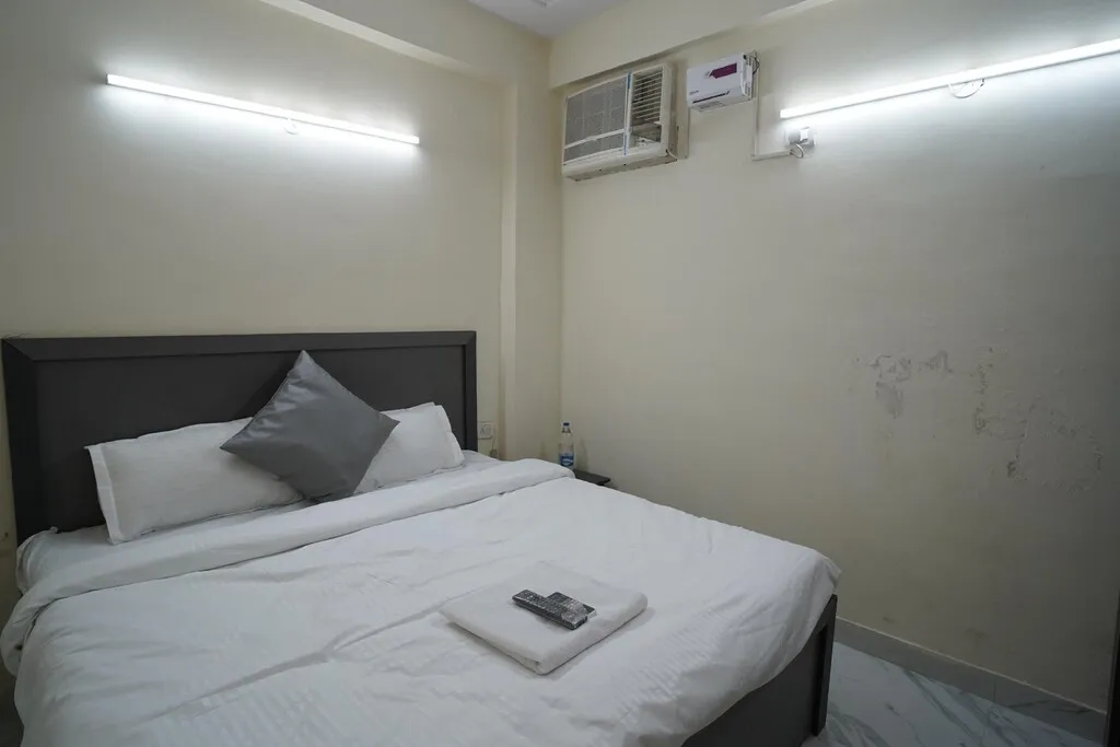 cheap and best hotels in hotel grihum noida