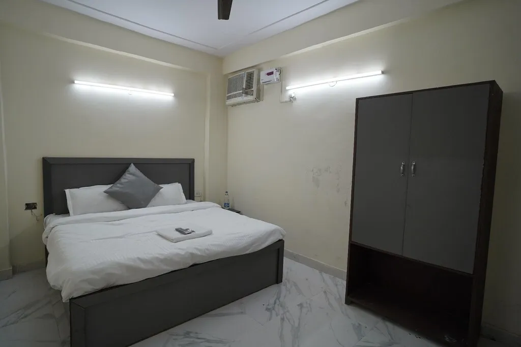 best 24 hours check in hotels in hotel grihum noida