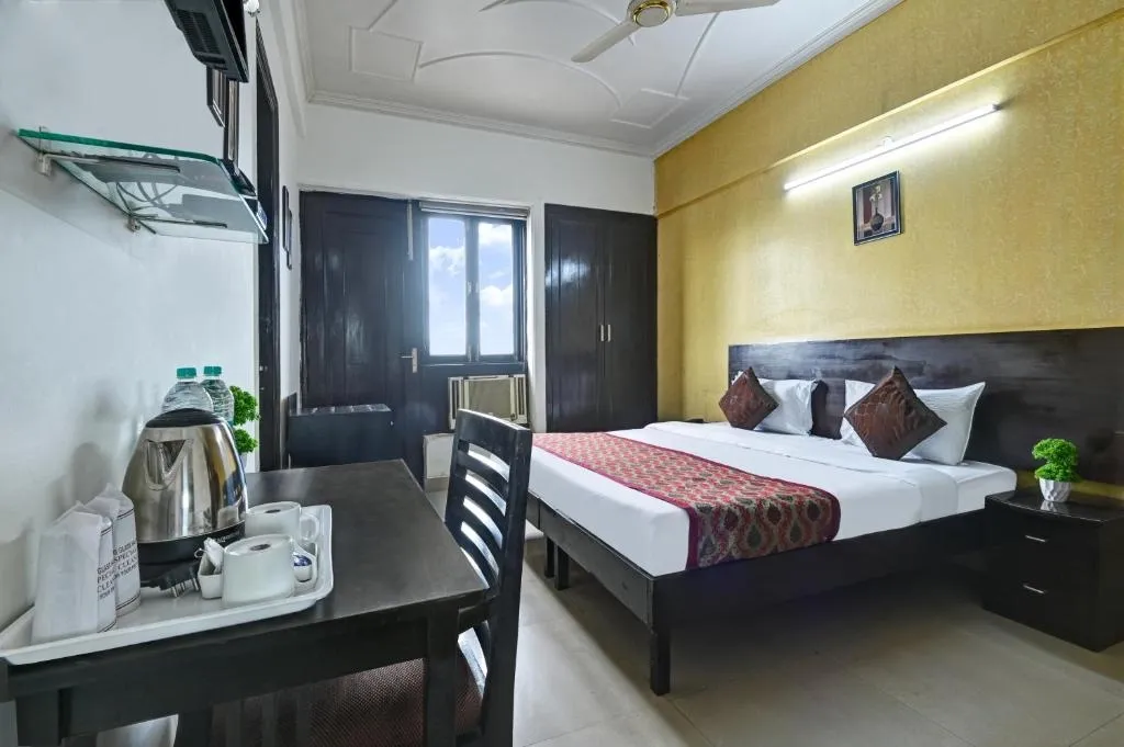 hotel with banquet hall in sector 62, noida - hotel marks inn