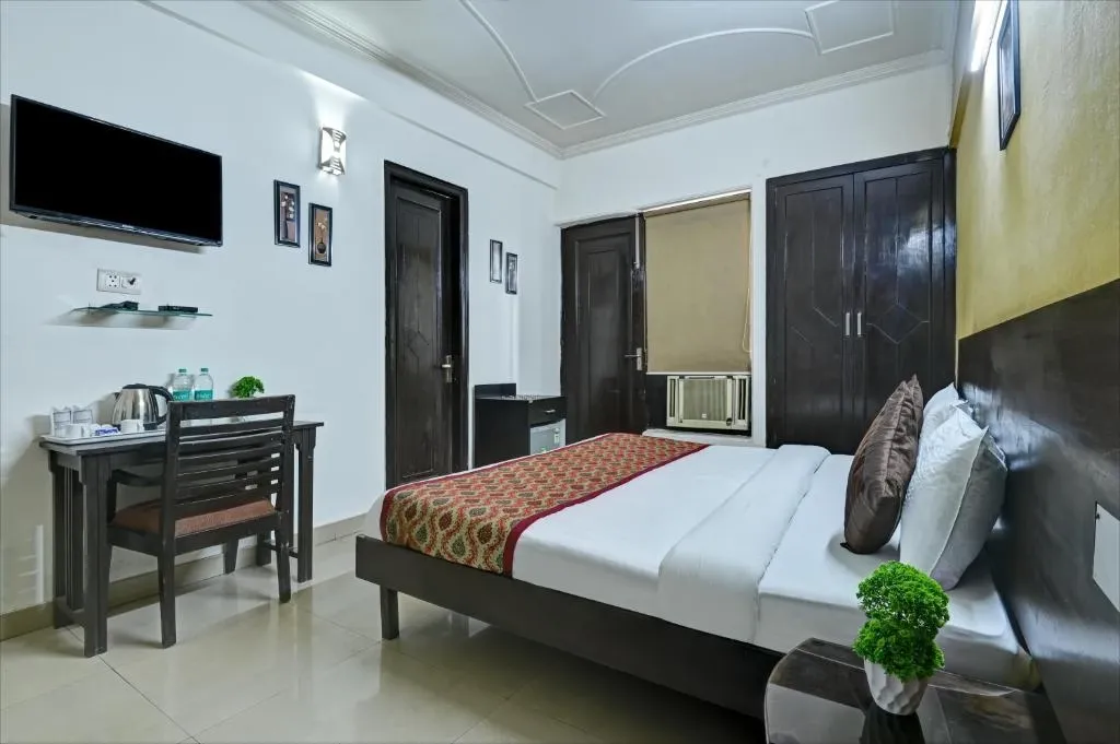 hotel with swimming pool in sector 62, noida - hotel marks inn