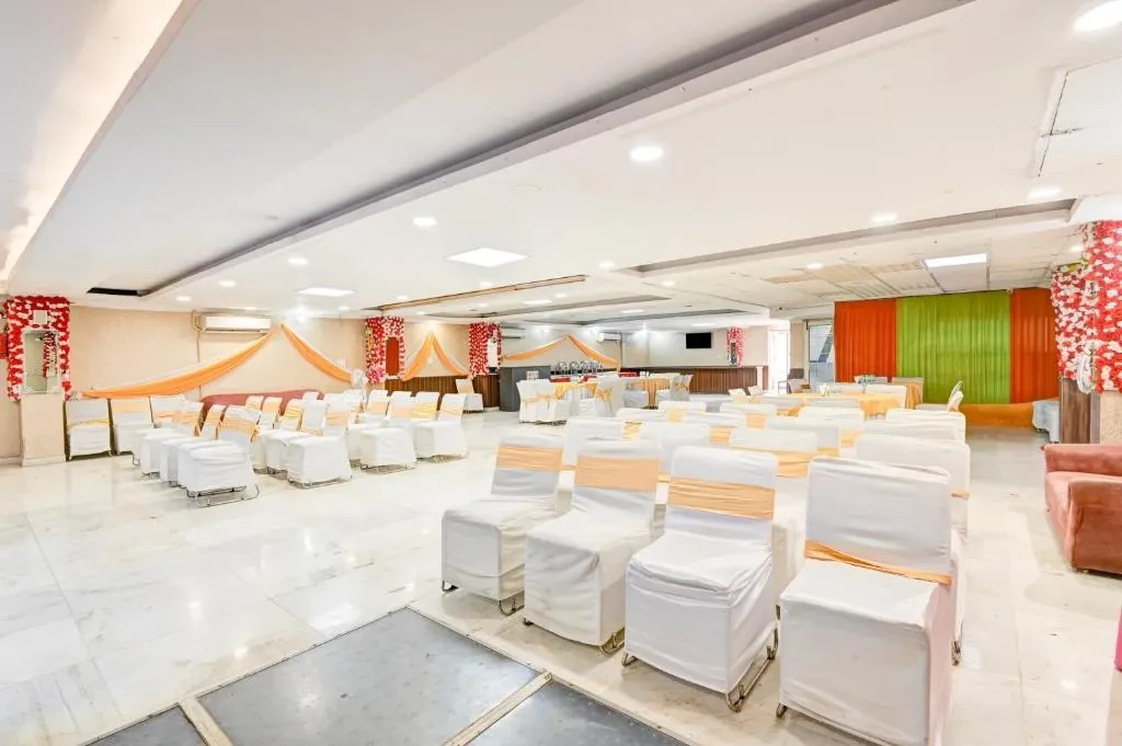 hotel with swimming pool in sector 62, noida - hotel marks inn