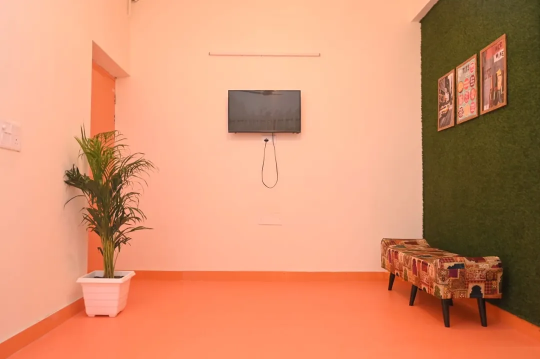 hotel with bar in sector 144, noida - hotel melosaa