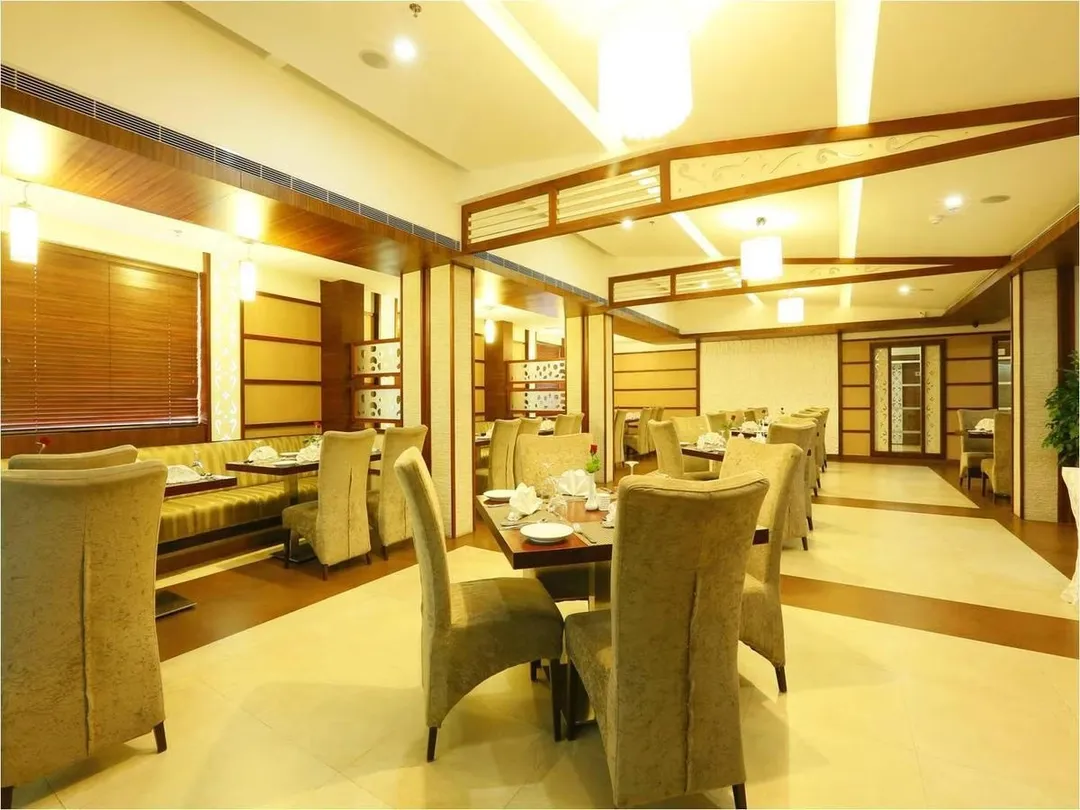 best hotel stay in hotel moonlit noida