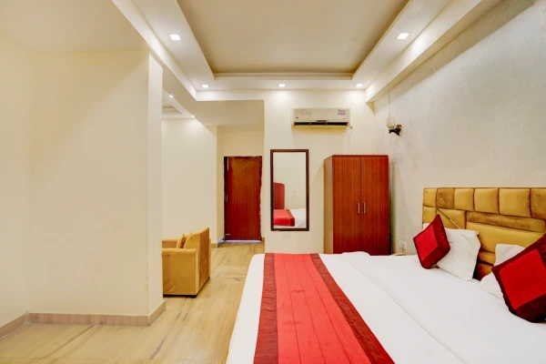 hotel with bar in sector 72, noida - hotel ojas the nest