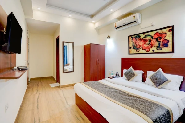hotel with free parking in sector 72, noida - hotel ojas the nest