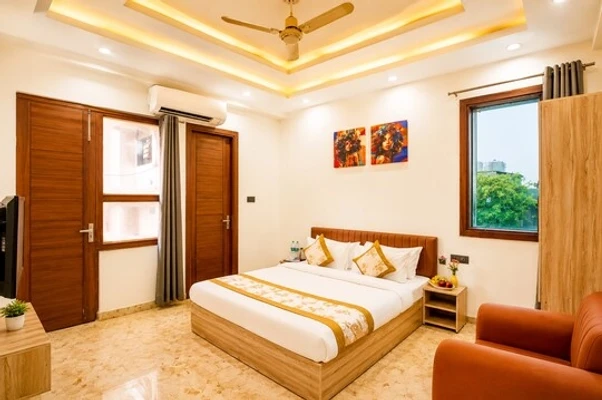 hotel with swimming pool in sector 27, noida - hotel quadis central