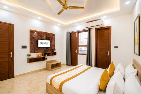 best hotel stay in hotel quadis central noida