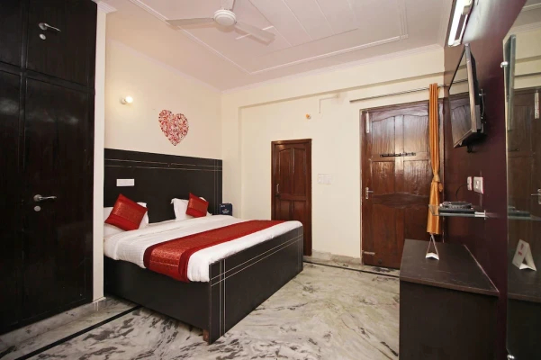hotel with swimming pool in sector 15, noida - hotel raghav residency