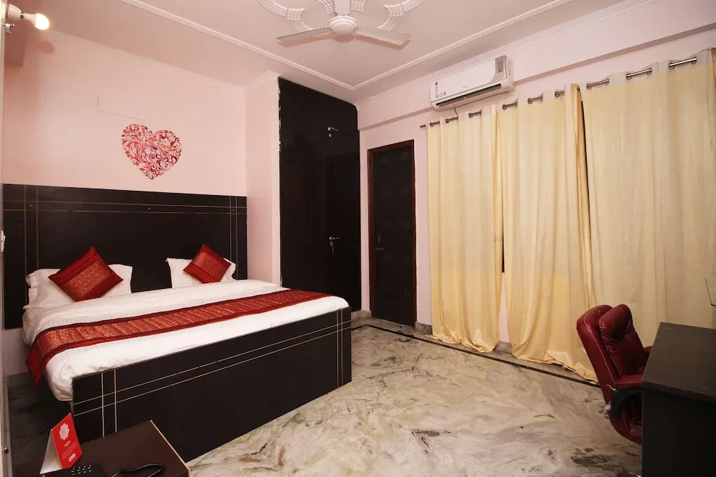 online room booking in sector 15, noida - hotel raghav residency