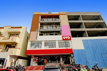best hotels for few hours in hotel rishabh inn noida