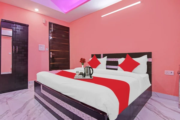 best hotel stay in hotel rishabh inn noida