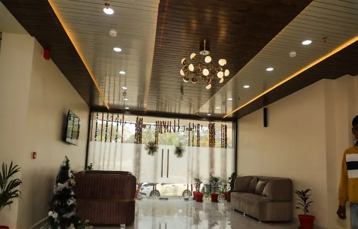 hotel with meeting room in sector 62 a, noida - hotel sarla inn