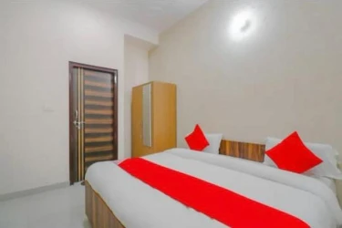 best hotels for few hours in hotel soho noida