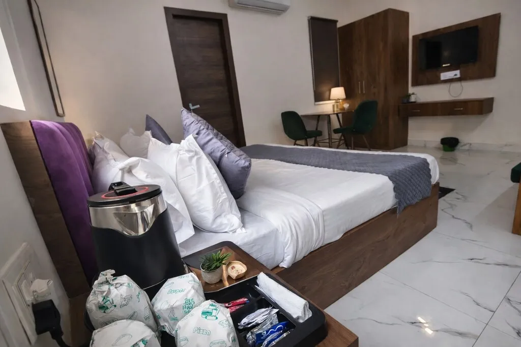 hotel with gym in sector 86, noida - hotel stayzzy bloom