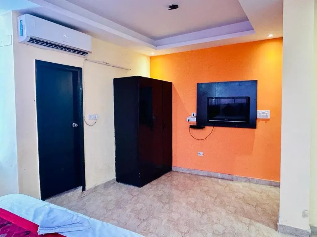 day time hotels in hotel the arrow noida