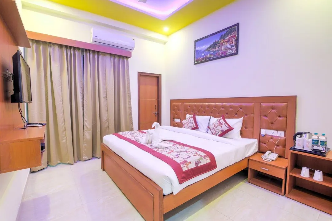 3 star hotel in ansal golf link, noida - hotel twin tower