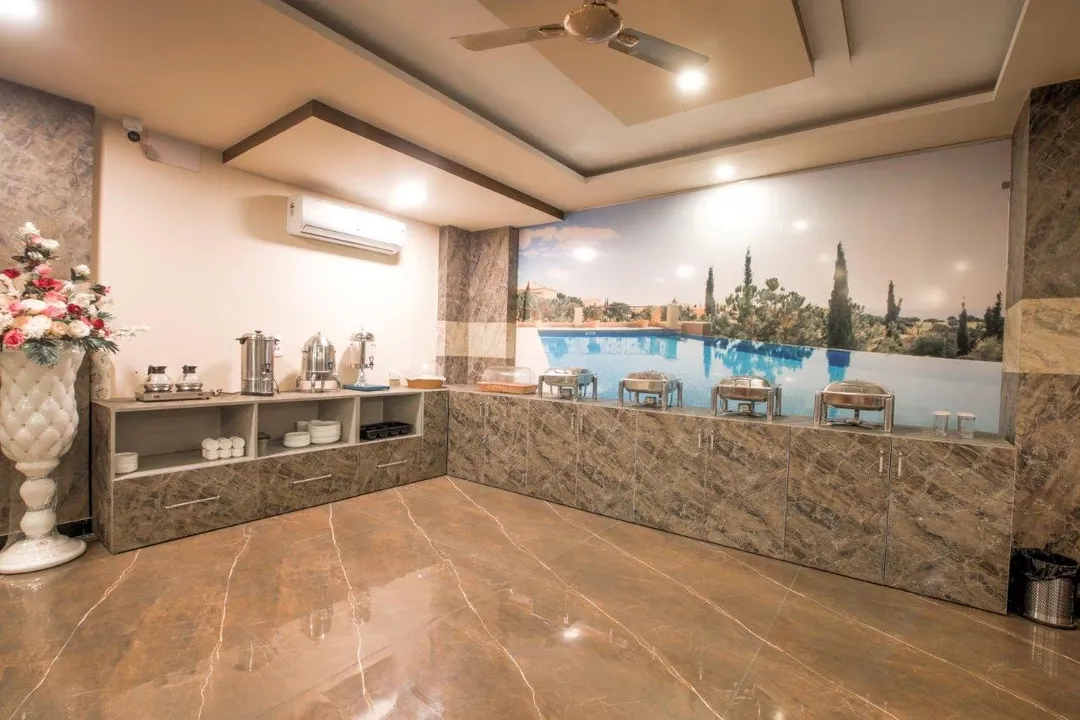 hotel room booking in ansal golf link, noida - hotel twin tower