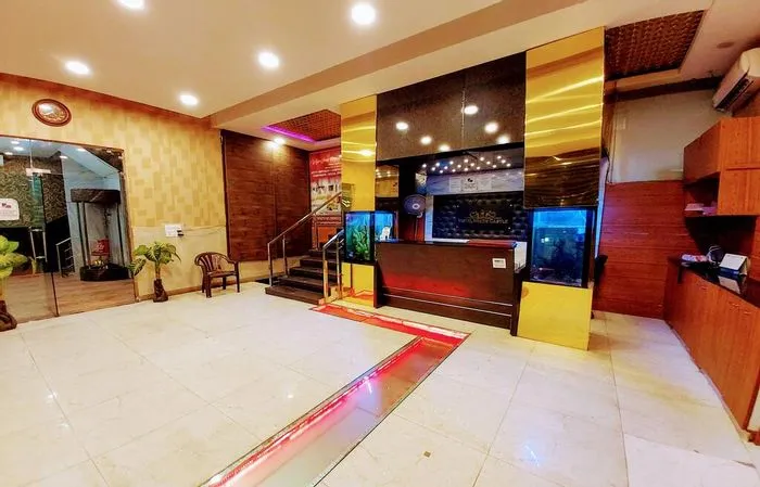 best hotel stay in hotel white castle noida