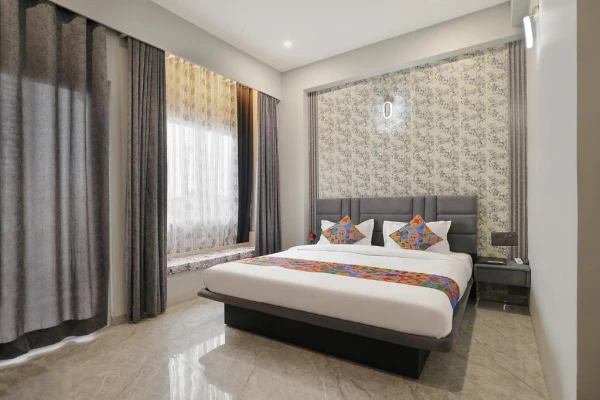 hotel with party hall in budh nagar, noida - inn of joy