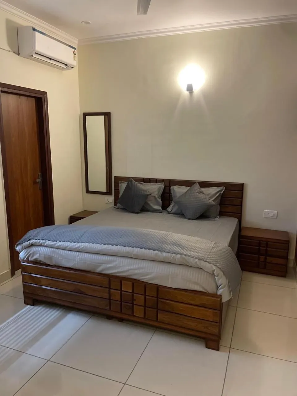 cheap hotels in kingship hotel noida