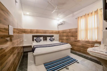 best day time hotels in krishna hotel noida