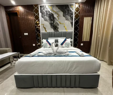 couple hotels in minta hotel & banquet noida