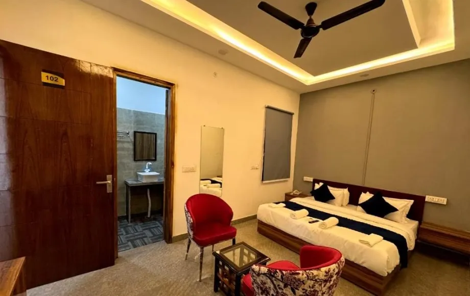 best hourly hotels in radiant blu hotel noida