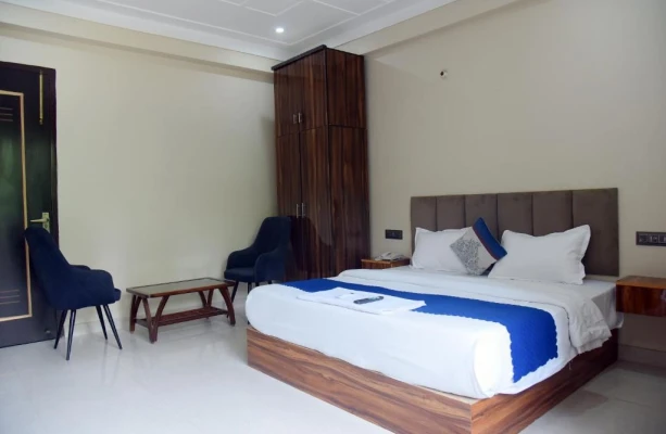 hourly stay in radiant blu hotels noida