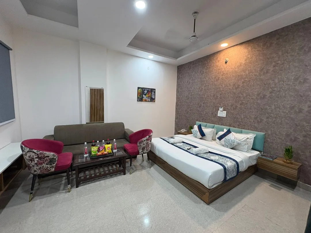 hourly stay in radiant hotel and banquet noida