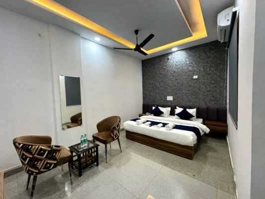 top luxury hotels in radiant hotel and banquet noida